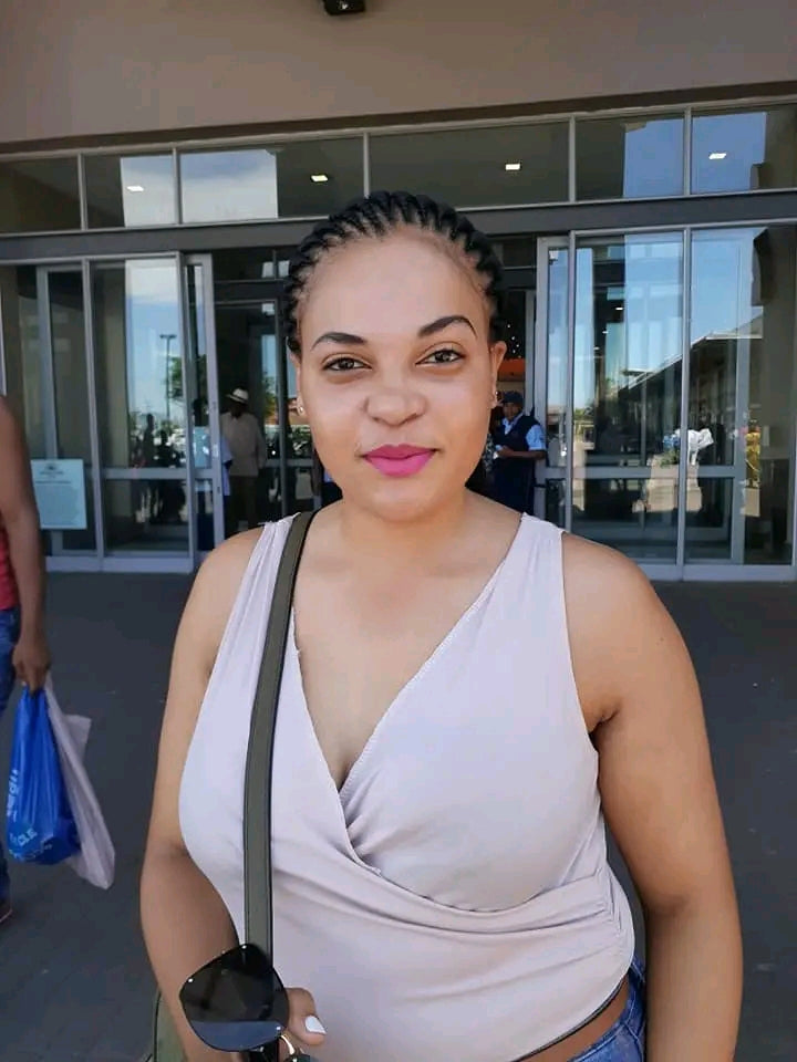 Shulami M, 30